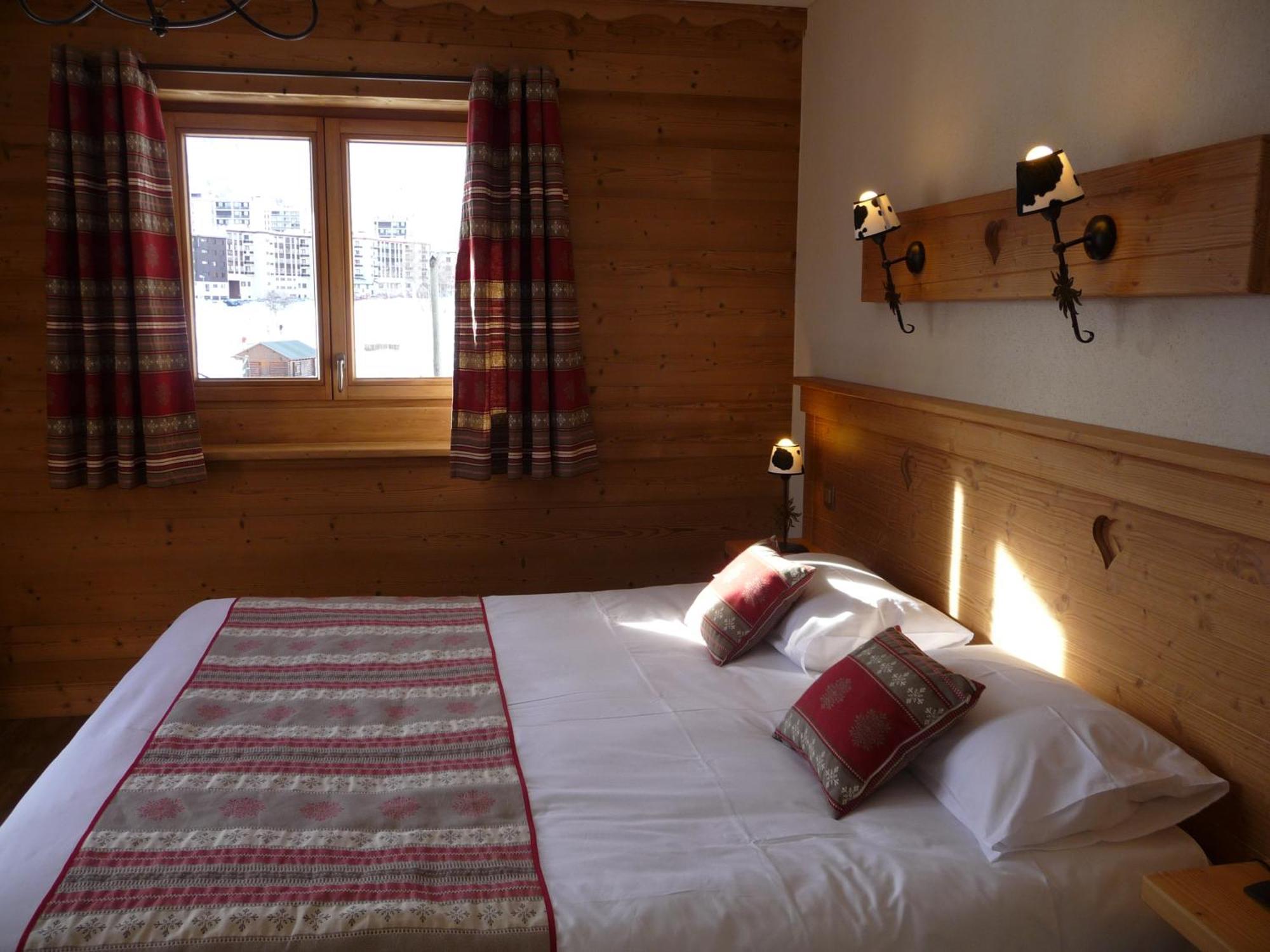 Chalet-Hotel Le Beausoleil, The Originals Relais Fontcouverte-la-Toussuire Экстерьер фото