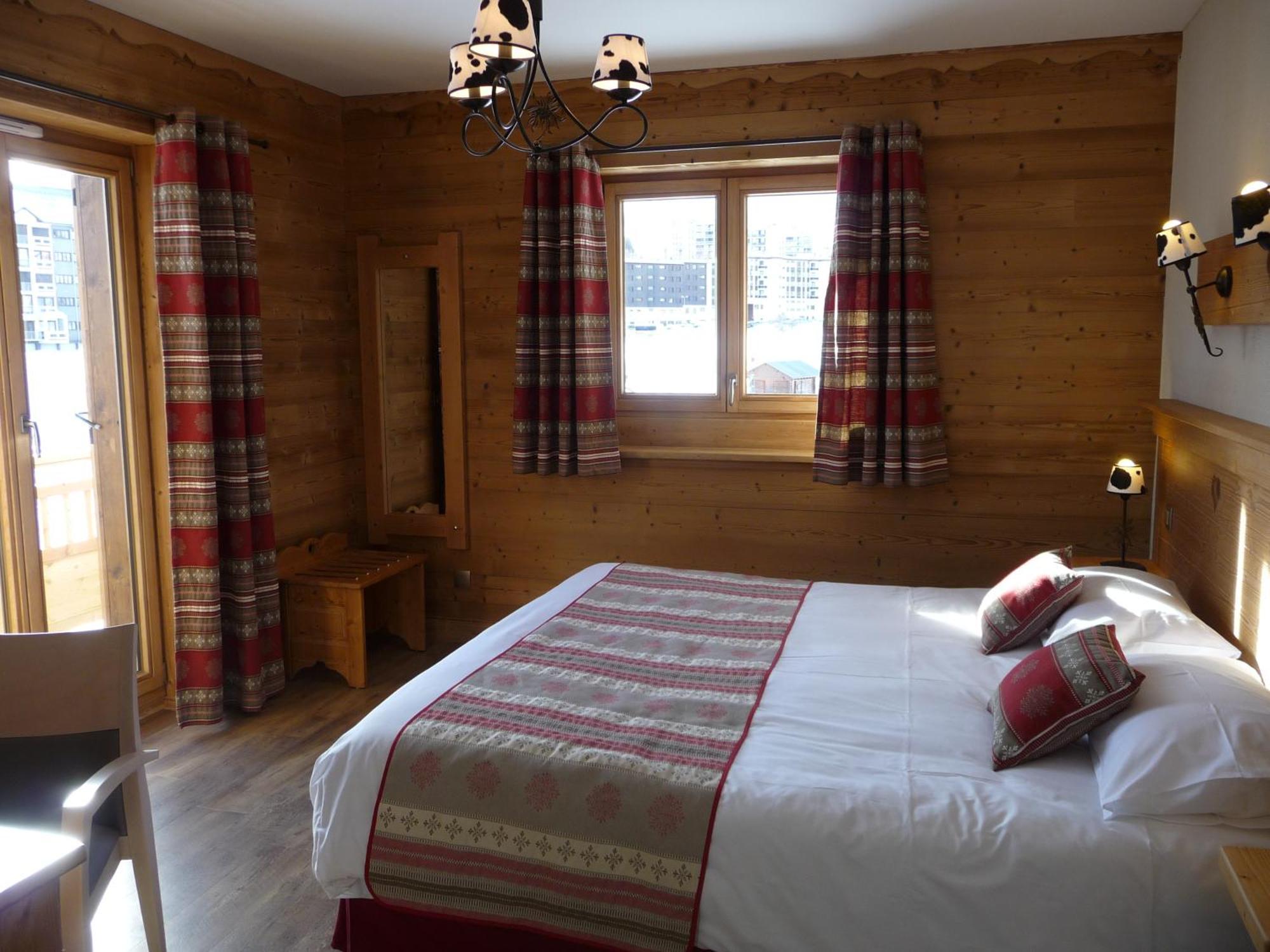 Chalet-Hotel Le Beausoleil, The Originals Relais Fontcouverte-la-Toussuire Экстерьер фото